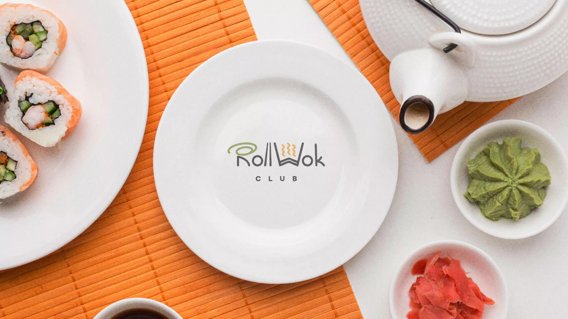 Разработка логотипа и фирменного стиля суши-бара «Roll Wok Club» в Чистополе